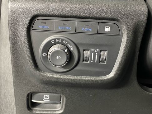 Used 2022 Jeep Grand Cherokee Overland w/ MOPAR Finishing Package AWD/4WD image 26