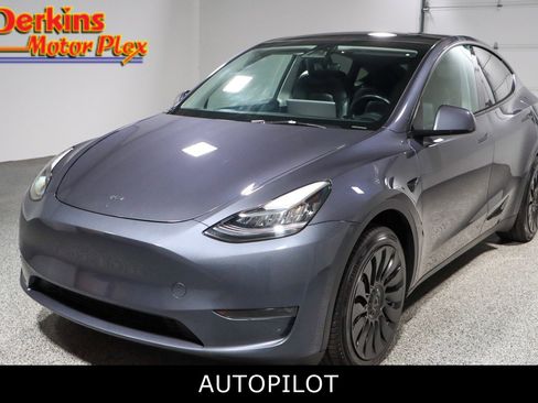 Used 2023 Tesla Model Y Long Range image 1