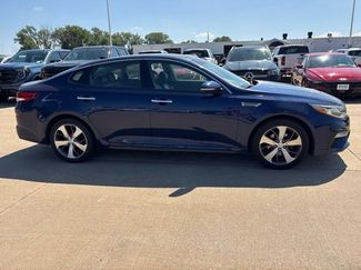 Used 2019 Kia Optima S w/ S Panoramic Sunroof Package FWD video 2