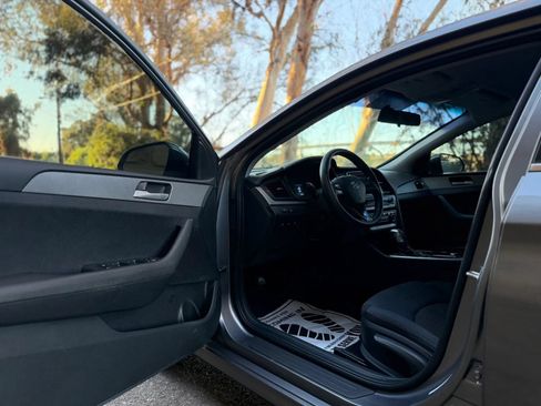 Used 2018 Hyundai Sonata SE FWD image 7
