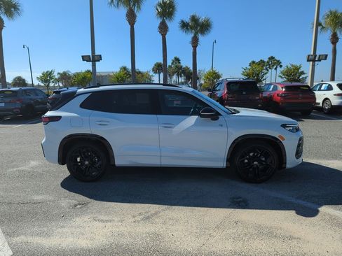 New 2026 Volkswagen Tiguan SE R-Line image 3