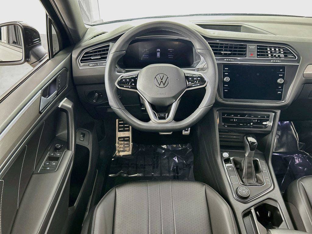 Certified 2024 Volkswagen Tiguan SE R-Line AWD/4WD image 22