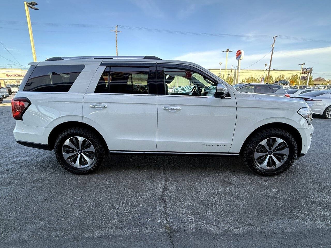 Used 2024 Ford Expedition Platinum AWD/4WD image 5