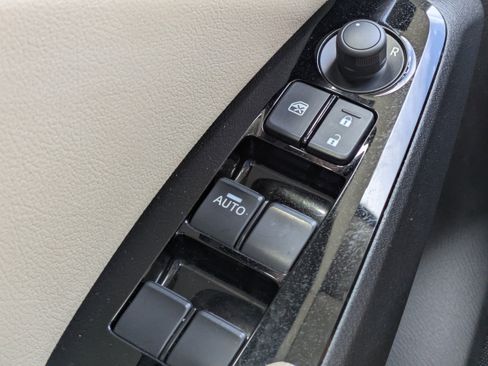 Used 2018 MAZDA MAZDA3 Touring FWD image 22