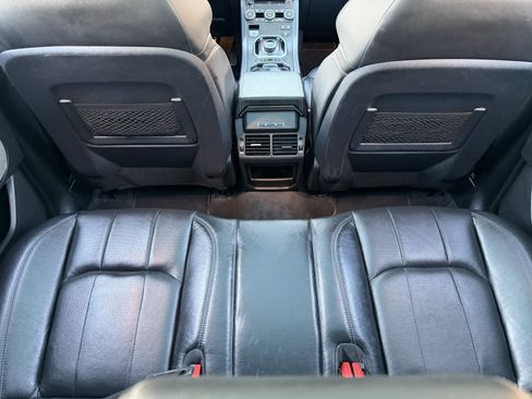 Used 2019 Land Rover Range Rover Evoque SE Premium image 16