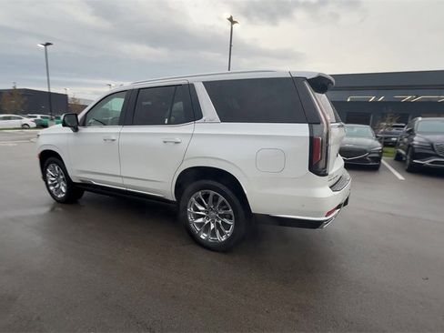 Used 2023 Cadillac Escalade Premium Luxury Platinum w/ Heavy-Duty Trailer Package image 5