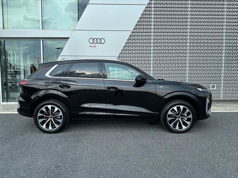 New 2026 Audi Q3 quattro 2.0T AWD/4WD image 2