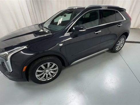 Certified 2023 Cadillac XT4 Premium Luxury w/ Cold Weather Package image 4