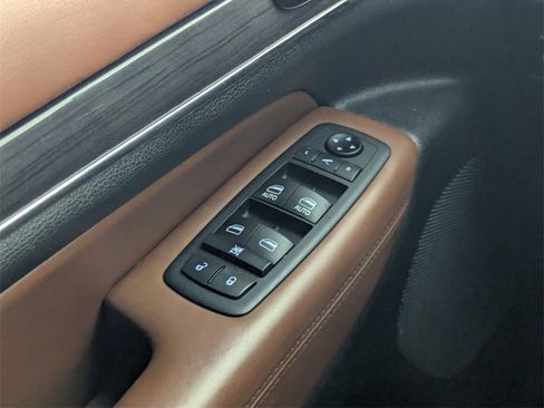 Used 2021 Jeep Grand Cherokee Overland image 16