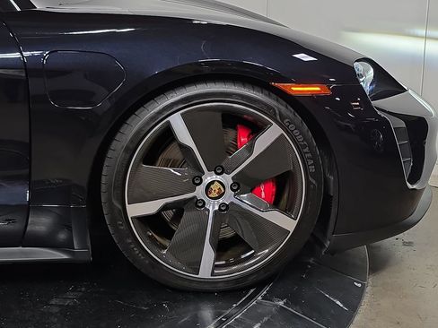 Certified 2023 Porsche Taycan GTS w/ Premium Package AWD/4WD image 11