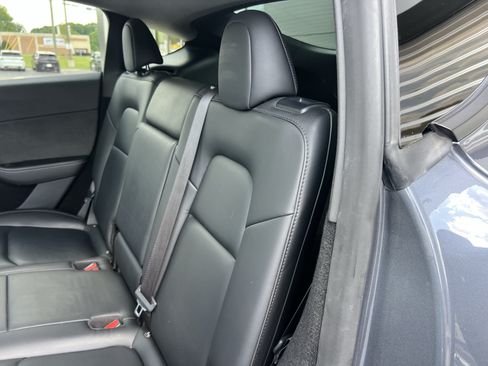Used 2023 Tesla Model Y Long Range AWD/4WD image 27