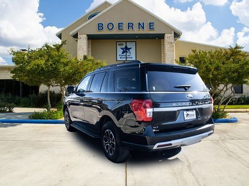 Used 2024 Ford Expedition XLT image 3