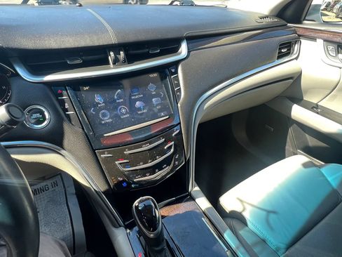 Used 2017 Cadillac XTS Luxury image 22