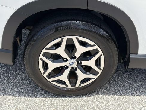 Certified 2023 Subaru Forester Premium AWD/4WD image 18