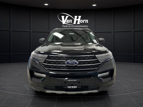 Used 2023 Ford Explorer XLT image 12