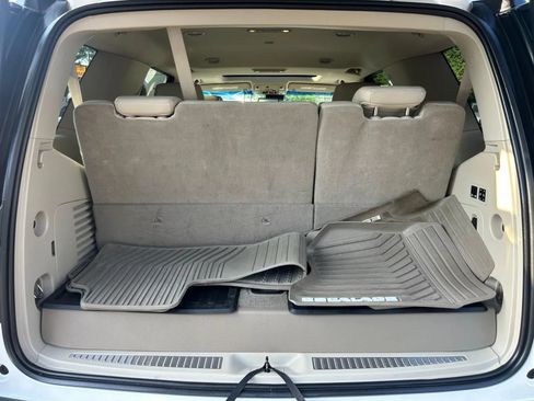 Used 2018 Cadillac Escalade Luxury RWD image 28
