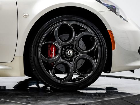 Used 2015 Alfa Romeo 4C Coupe w/ Leather Interior Group image 75