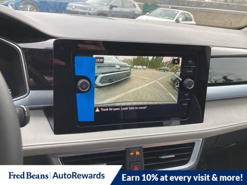 New 2026 Volkswagen Taos SE image 16