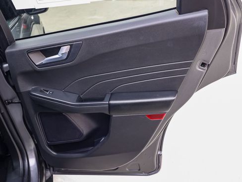 Used 2024 Ford Escape ST-Line image 19