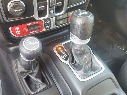 Used 2024 Jeep Wrangler Unlimited Rubicon 4xe AWD/4WD image 26