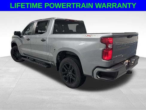 Used 2025 Chevrolet Silverado 1500 Custom image 3