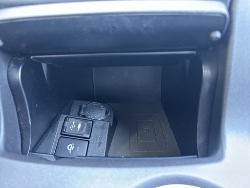 Used 2016 Toyota Camry XLE w/ Moonroof Package FWD image 20