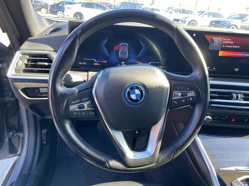 Used 2023 BMW i4 eDrive35 w/ Premium Package RWD image 27