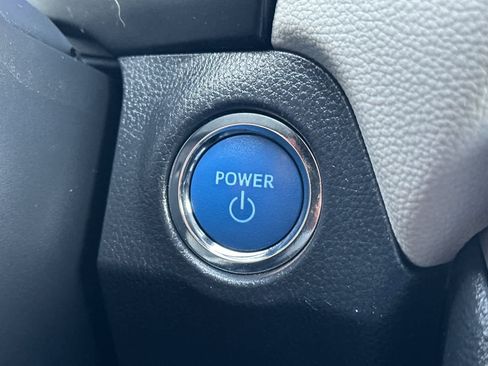 Certified 2022 Toyota RAV4 XLE w/ Convenience Package image 24