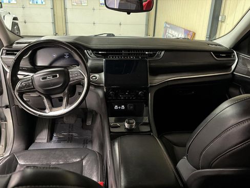 Used 2021 Jeep Grand Cherokee L Limited image 23