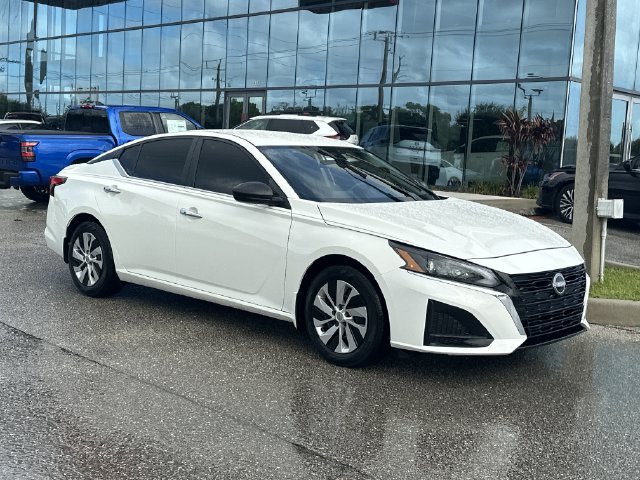 Used 2025 Nissan Altima 2.5 S FWD image 5