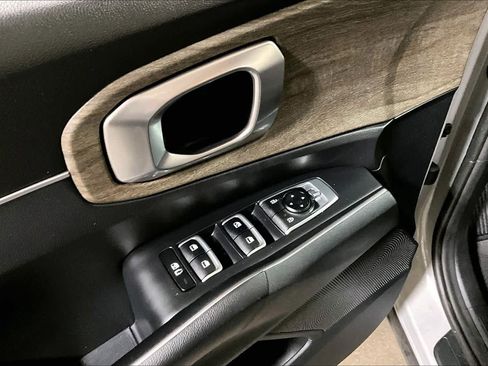 Used 2022 Kia Sorento S image 35
