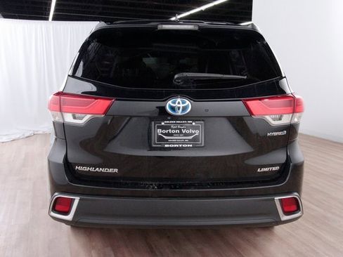 Used 2017 Toyota Highlander Limited image 4