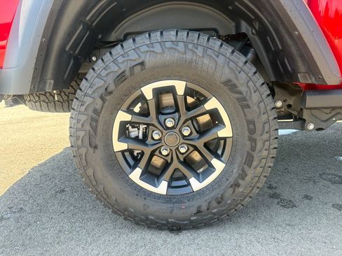 Used 2026 Jeep Gladiator Rubicon AWD/4WD image 31