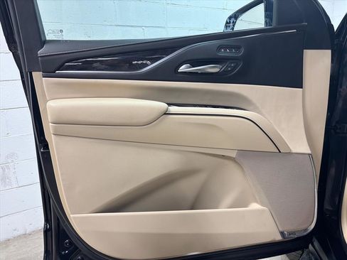 Used 2023 Cadillac Escalade Premium Luxury image 26