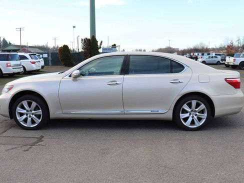 Used 2011 Lexus LS 600h L image 8
