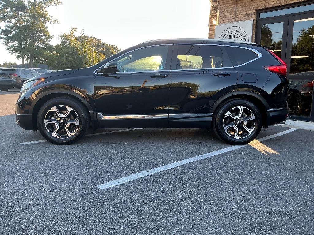Used 2018 Honda CR-V Touring image 2