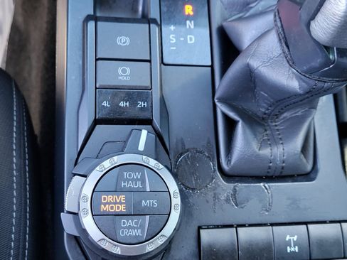 Certified 2024 Toyota Tacoma TRD Off-Road image 35