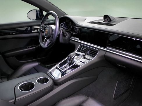 Used 2020 Porsche Panamera 4 AWD/4WD image 20