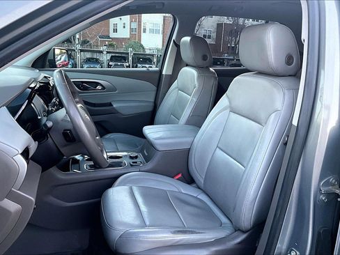 Used 2018 Chevrolet Traverse LT image 24