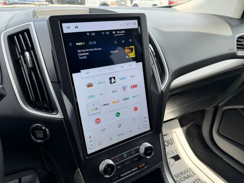 Used 2024 Ford Edge SEL image 19