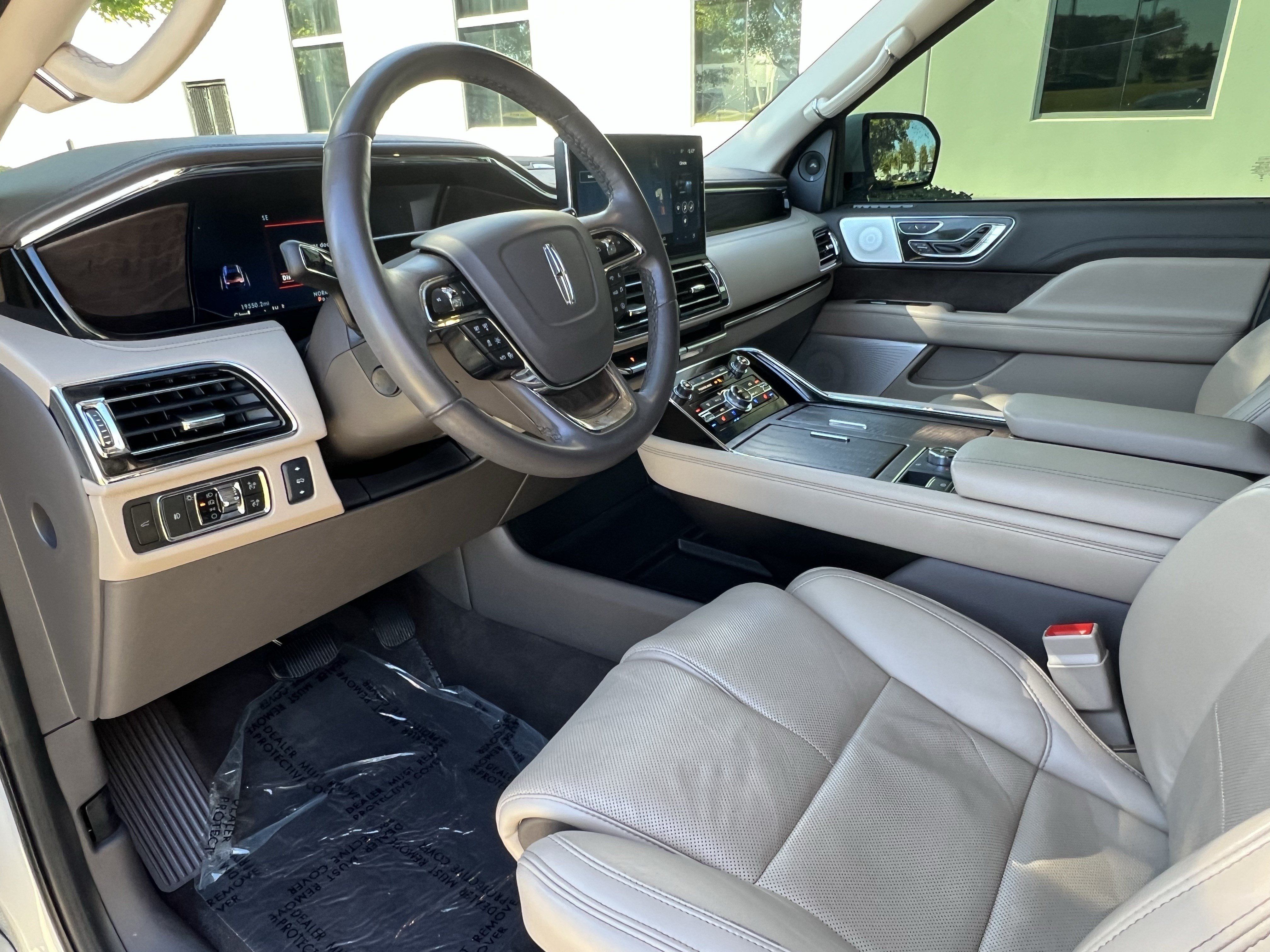 Used 2024 Lincoln Navigator L Reserve AWD/4WD image 17