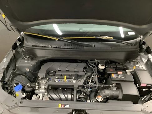 Used 2025 Hyundai Venue SEL image 35
