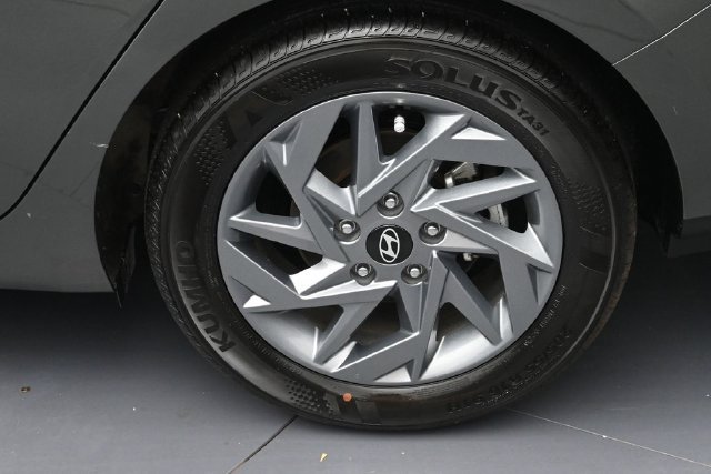 Used 2026 Hyundai Elantra Hybrid FWD image 8