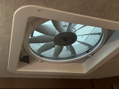 Used 2013 Ford E-450 and Econoline 450 Super Duty w/ Motorhome Prep Pkg image 38