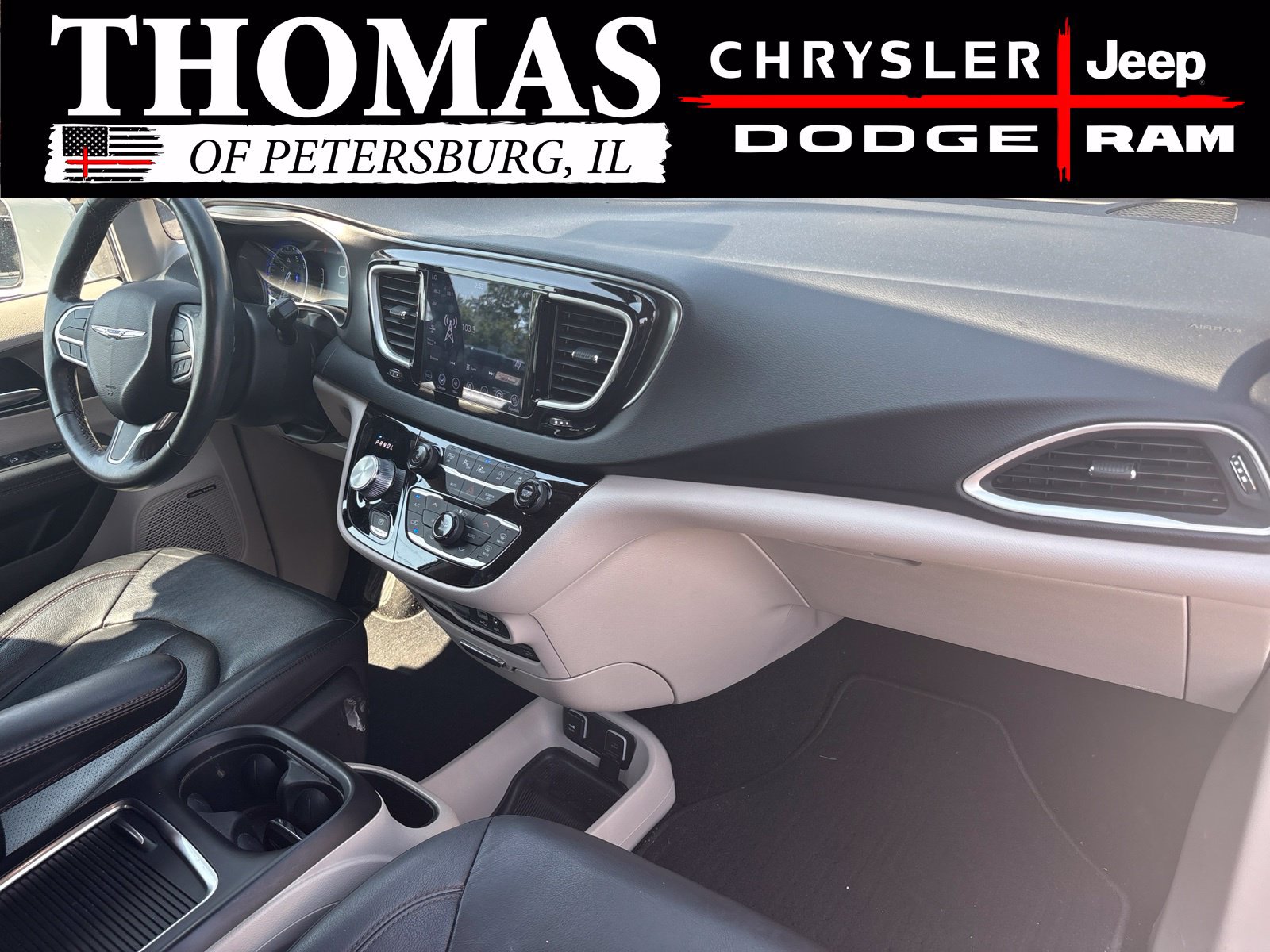 Used 2020 Chrysler Pacifica Touring-L Plus w/ Tire & Wheel Group FWD image 29