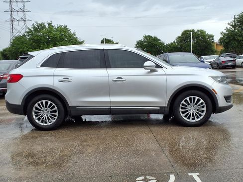 Used 2018 Lincoln MKX Select w/ Select Plus Package FWD image 25