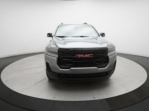 Used 2023 GMC Acadia SLE w/ Driver Convenience Package image 11
