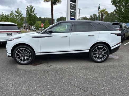 New 2026 Land Rover Range Rover Velar Dynamic SE image 2