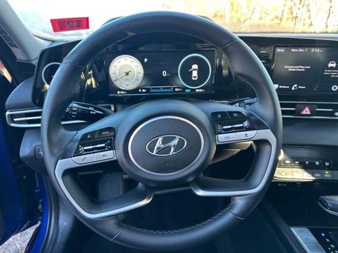 Used 2022 Hyundai Elantra SEL w/ Convenience + Premium Package image 16