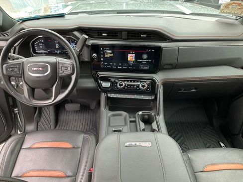Used 2025 GMC Sierra 2500 AT4 w/ AT4 Premium Plus Package AWD/4WD image 4